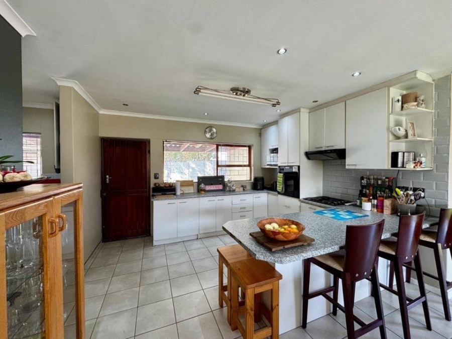4 Bedroom Property for Sale in Rouxville Western Cape